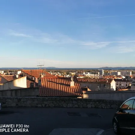 Beautiful Renovated With View- Old Йер