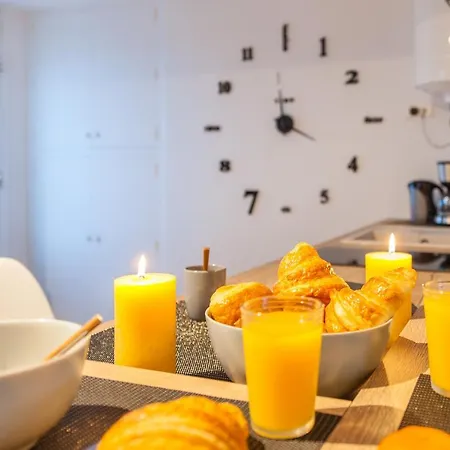 Апартаменты Beautiful Renovated With View- Old Йер