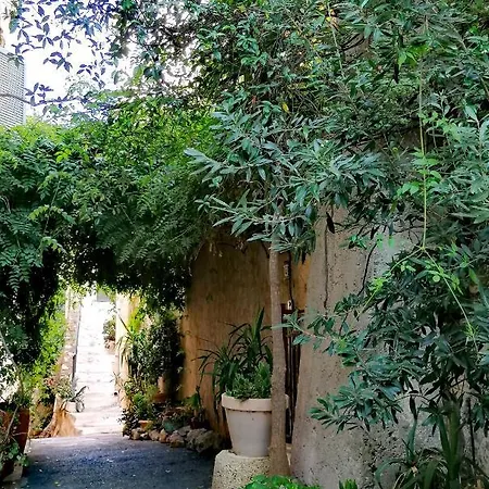 Beautiful Renovated With View- Old Апартаменты *
