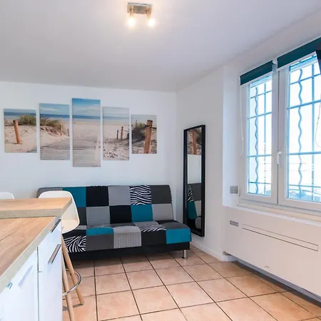 Beautiful Renovated With View- Old Йер