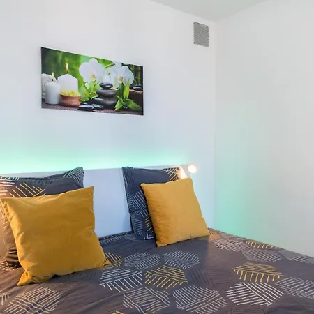 Beautiful Renovated With View- Old Апартаменты *
