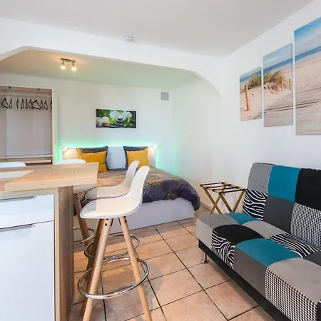Апартаменты Beautiful Renovated With View- Old *